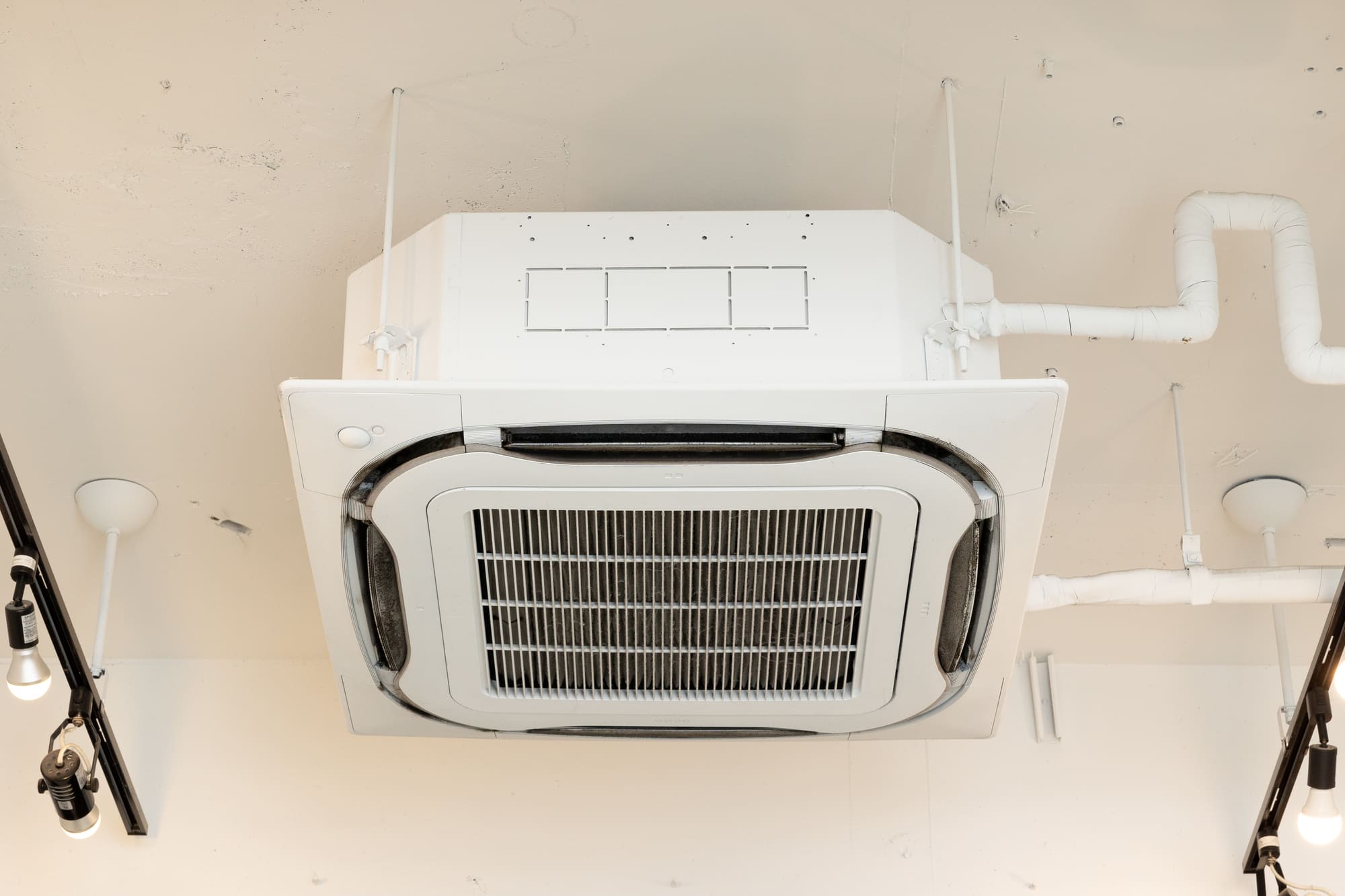 信頼性の高いメーカー様の
優れた製品を低価格でご提供